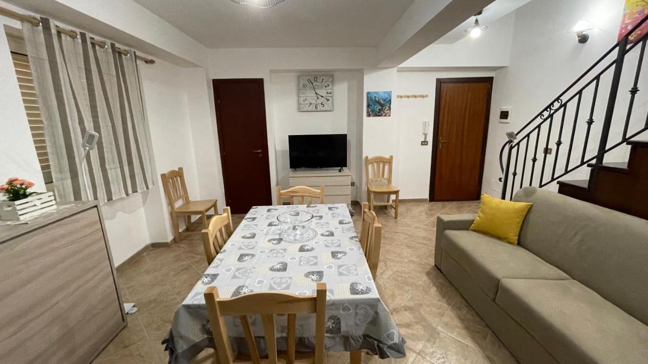 Casa Vacanze Antico Cortile Delle Palme Villa Villagrazia Di Carini Eksteriør billede