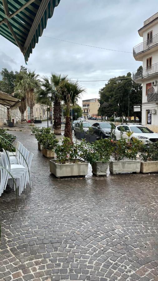 Casa Vacanze Antico Cortile Delle Palme Villa Villagrazia Di Carini Eksteriør billede