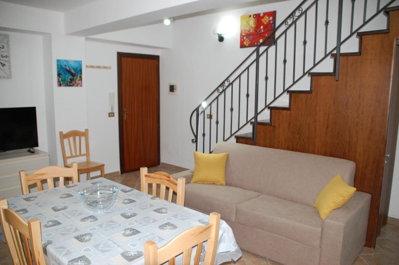 Casa Vacanze Antico Cortile Delle Palme Villa Villagrazia Di Carini Eksteriør billede