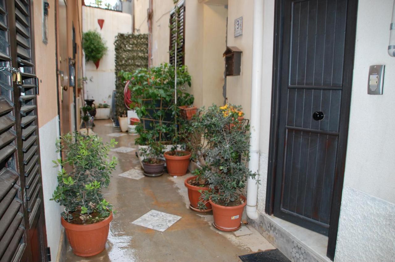Casa Vacanze Antico Cortile Delle Palme Villa Villagrazia Di Carini Eksteriør billede